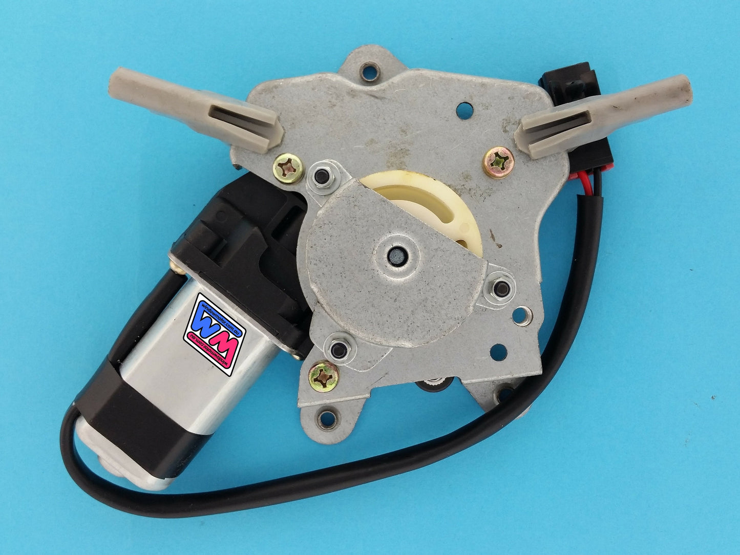 Tri-Star q Style window motor to fit Nissan